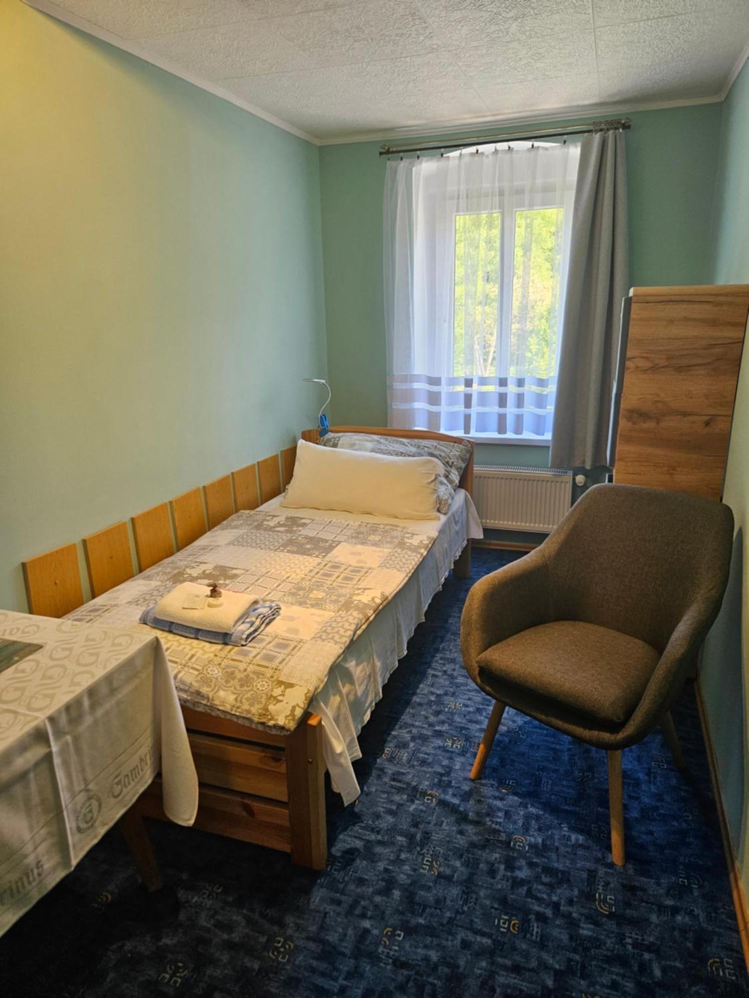 Guest House Pod Lesem Merklin Екстериор снимка