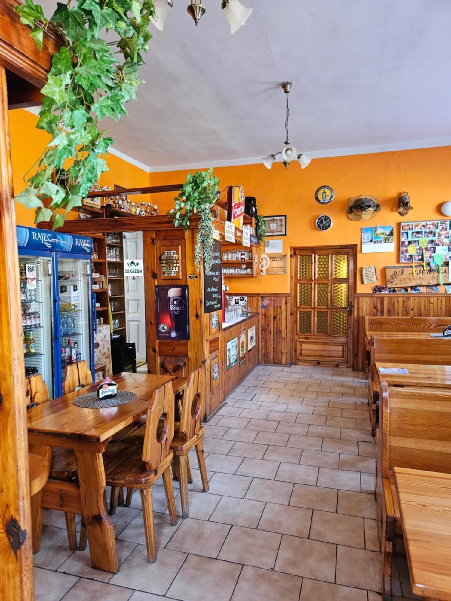 Guest House Pod Lesem Merklin Екстериор снимка