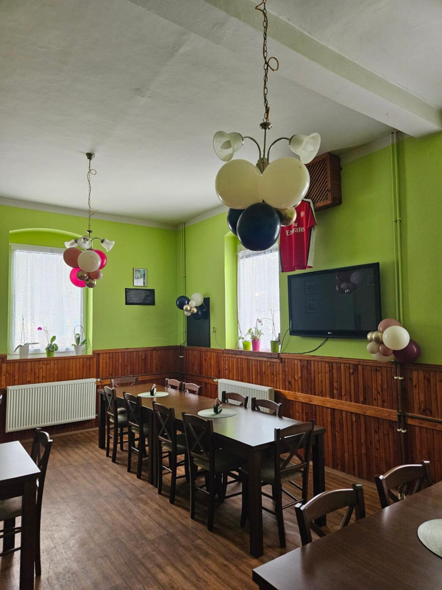 Guest House Pod Lesem Merklin Екстериор снимка